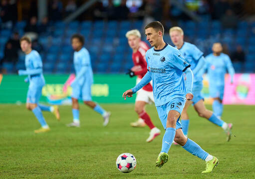 Bla gjennom flere bilder av Fotboll, Danska Ligan