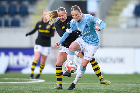 AIKs Emilie Libakken Österås och Gefle IFs Litéa Karlsson