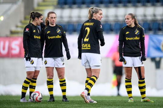 AIKs Daniella Famili, Ella Reidy, Linda Sembrant och Emilie