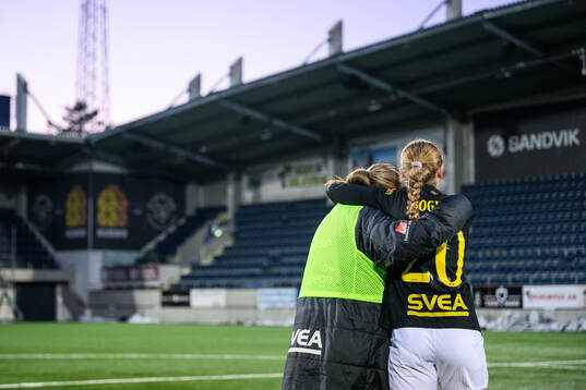 AIKs Nellie Eriksen Yasseri och Aleksandra Bogucka