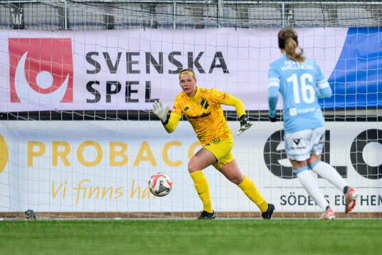 AIKs målvakt Emilia Dannbäck