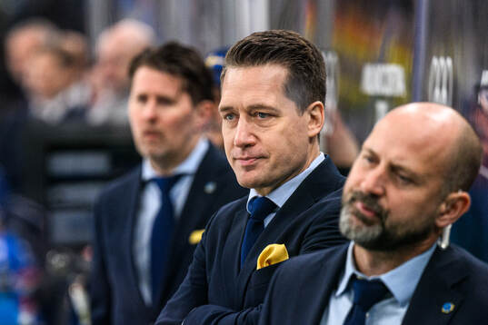 Head coach Sam Hallam of Sweden in the men's ice hockey