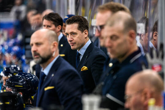 Head coach Sam Hallam of Sweden in the men's ice hockey