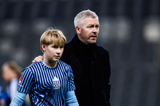 Djurgårdens Olivia Ulenius och tränare Willie Kirk