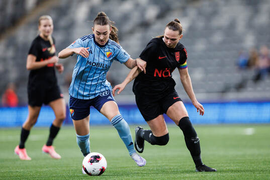 Djurgårdens Lucia Duras och Brommapojkarnas Frida