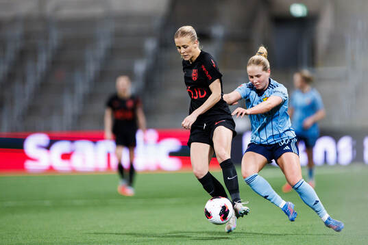 Brommapojkarnas Adelina Engman och Djurgårdens Maria