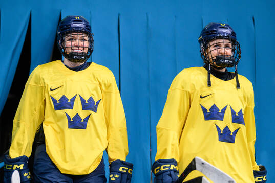 Josefin Bouveng and Sofie Lundin of Sweden