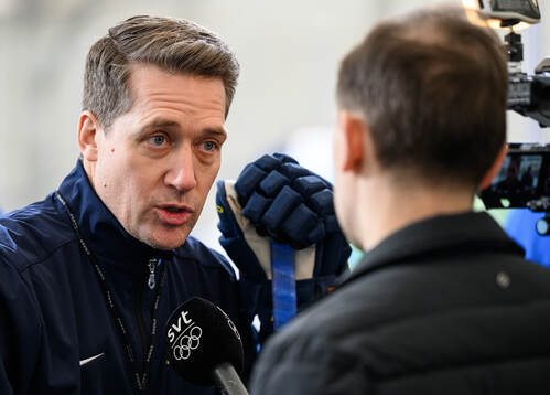 Head coach Sam Hallam of Sweden