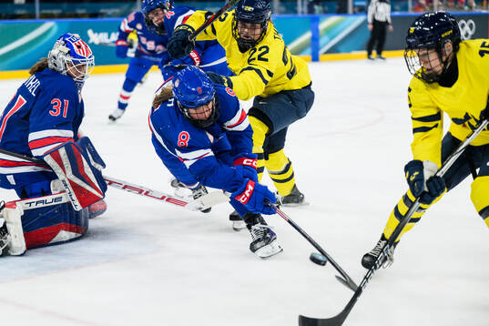 Hanna Thuvik and Lisa Johansson of Sweden against