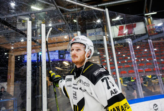 Västerås Oskar Kvist jublar