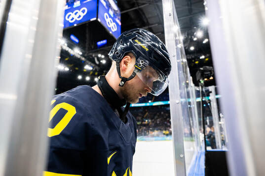 Elias Pettersson of Sweden