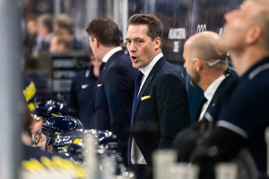 Head coach Sam Hallam of Sweden in the men's ice hockey