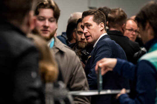 Head coach Sam Hallam of Sweden