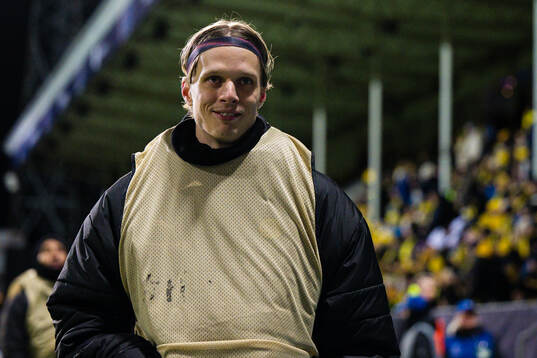 Ulrik Saltnes of Bodø/Glimt warms up