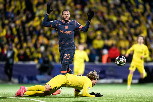 Manuel Akanji of Inter and Kasper Høgh of Bodø/Glimt