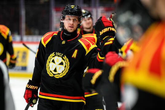 Brynäs Linus Ölund jublar