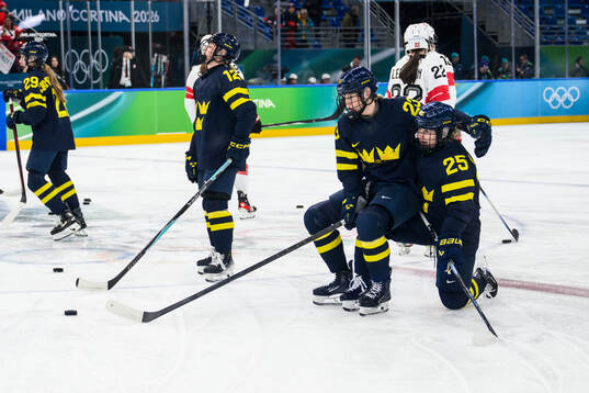 Thea Johansson and Lina Ljungblom of Sweden