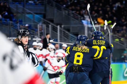 Mira Jungåker, Hilda Svensson and Hanna Olsson of Sweden