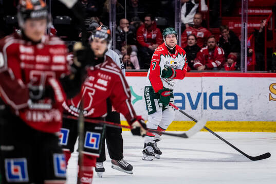 Frölundas Henrik Tömmernes jublar vid 2-3