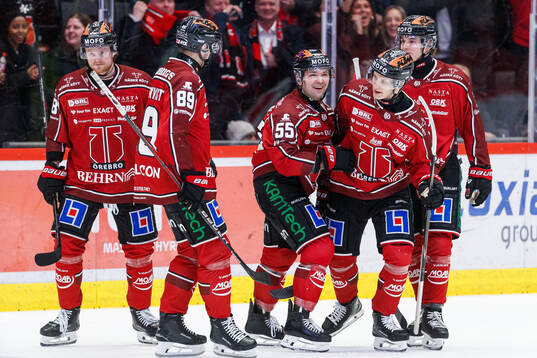 Örebros David Quenneville jublar