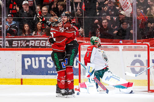 Örebros Milton Oscarson jublar