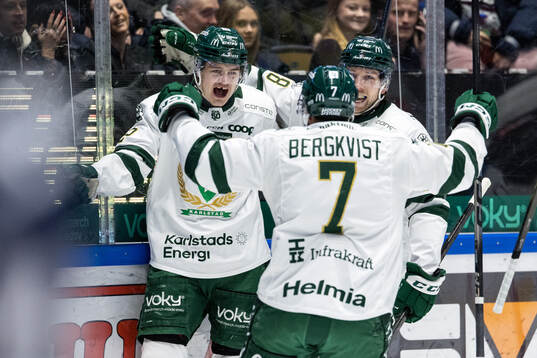 Färjestads Lucas Forsell jublar