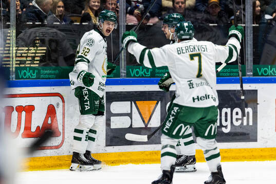 Färjestads Lucas Forsell jublar