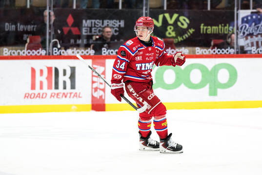 Timrås Alfons Freij jublar