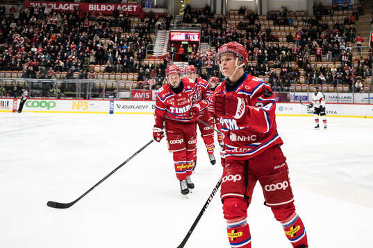 Timrås Alfons Freij jublar