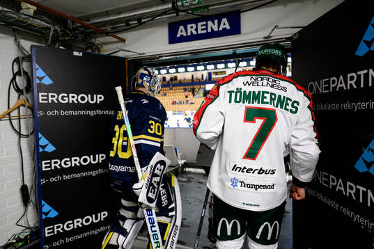 HV71s målvakt Lassi Lehtinen och Frölundas Henrik