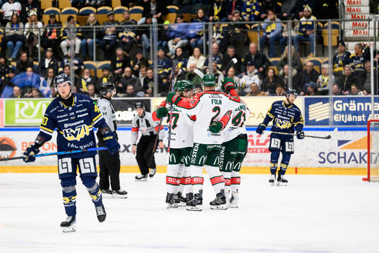 Frölundas  spelare jublar