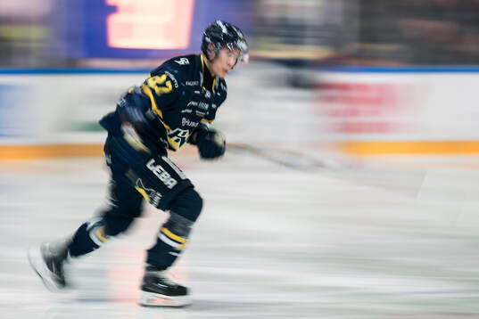 HV71s Jonathan Ang