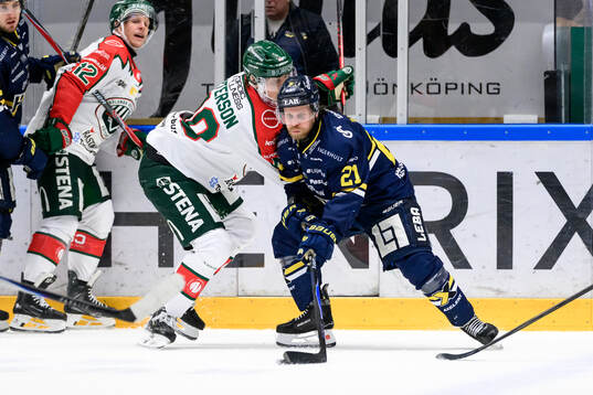 Frölundas Jacob Peterson och HV71s Mattias Tedenby
