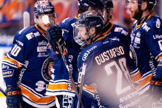 Växjös Hugo Gustafsson jublar