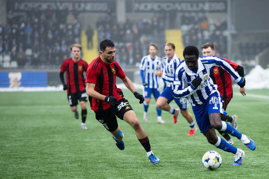 Östersunds Amar Begic och IFK Göteborgs Imam Jagne