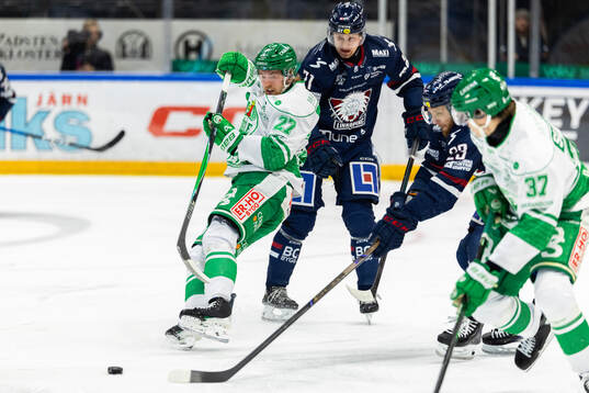 Rögles Linus Sjödin mot Linköpings Eskild Bakke Olsen