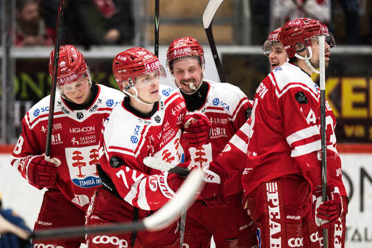 Timrås Erik Walli Walterholm jublar