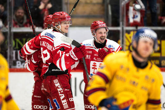 Timrås Erik Walli Walterholm och Jonathan Dahlén jublar