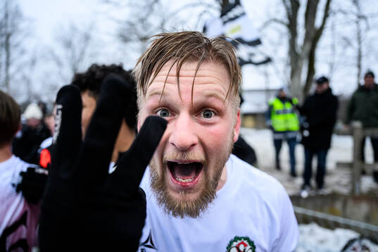 Örebros Karl Holmberg jublar