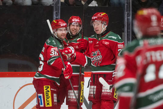 Modos spelare jublar