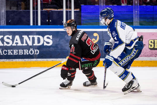 Örebros Patrik Puistola och Leksands Tinus Luc Koblar