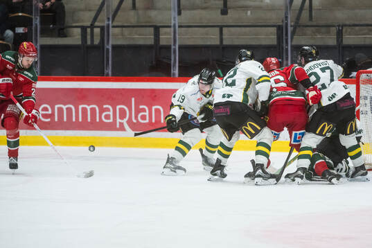 Modos Måns Carlsson och Östersunds Isak Garfve