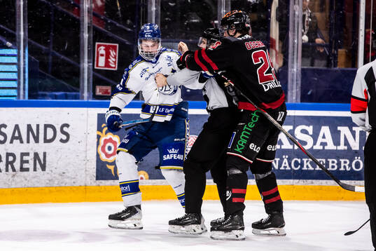 Leksands Tinus Luc Koblar  och Örebros Milton Oscarson