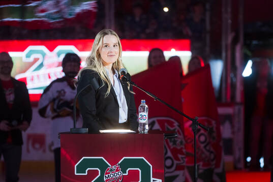 Hyllning för Modos Olivia Carlsson som firades med en