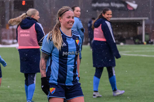 Djurgårdens Therese Åsland jublar