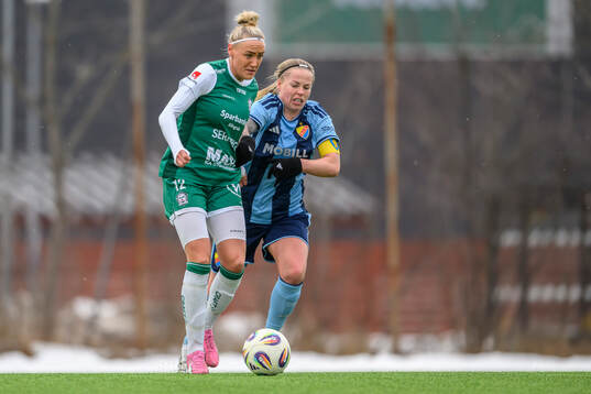 Alingsås Maja Ragnewall och Djurgårdens Therese Åsland