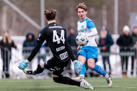 Örgrytes målvakt Hampus Gustafsson och Värnamos Carl