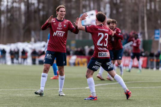 Örgrytes Noah Christoffersson och Owen Parker-Price jublar