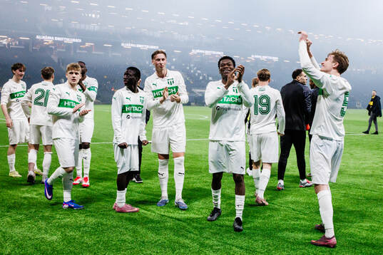 Västerås Sountonoma Axel Taonsa jublar med Mattias