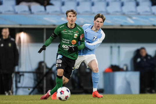 Varbergs Jonathan Nilsson och Malmö FFs Johan Karlsson